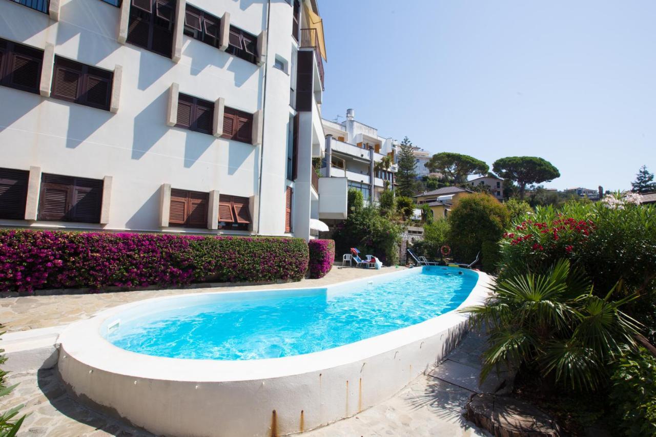 Nautilus Vista Mare Mozzafiato A 180 Gradi- Posto Auto Privato - 2 Camere Matrimoniali Piu 1 Divano Letto Singolo-Sky,Netflix-Wifi 200Mg Rapallo Exterior photo